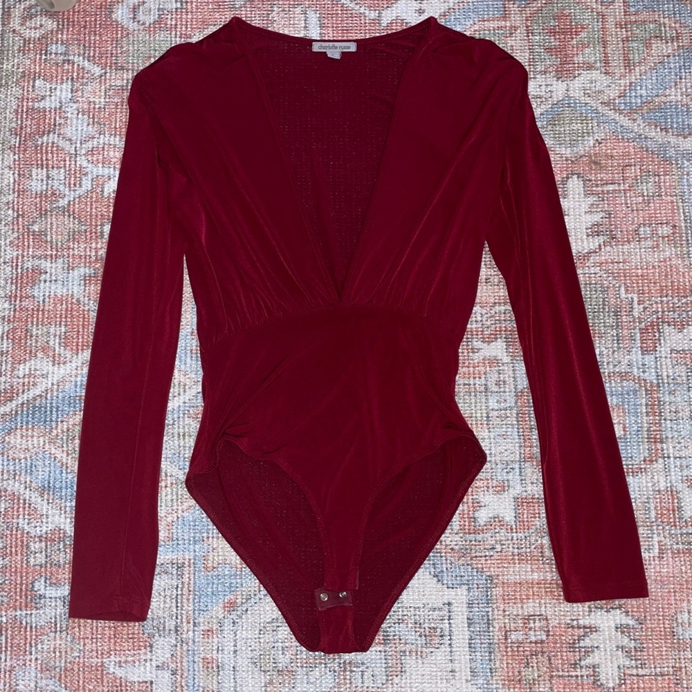 CHARLOTTE RUSSE maroon deep V bodysuit